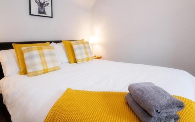 Taigh Carnan - 2 Huntly Terrace