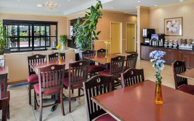 Americas Best Value Inn & Suites Livingston