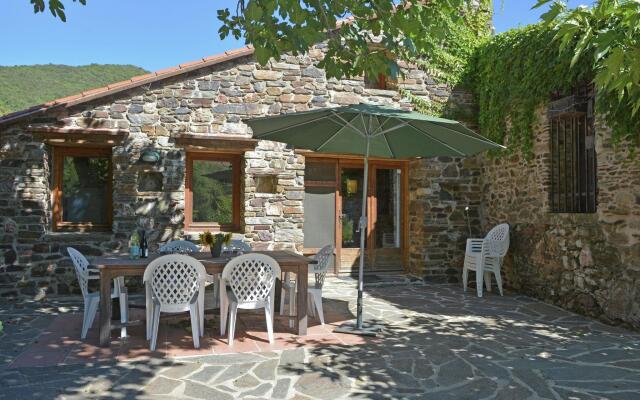 Comfortable Villa in Prunet-et-Belpuig with Terrace