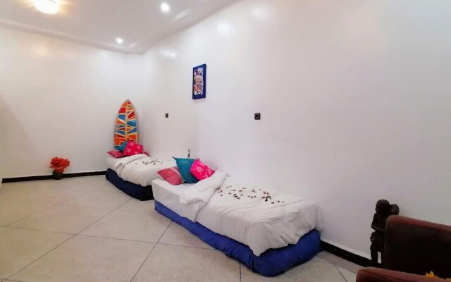 Cozy White House - Hostel