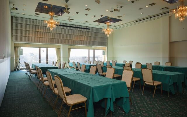 Okazaki New Grand Hotel