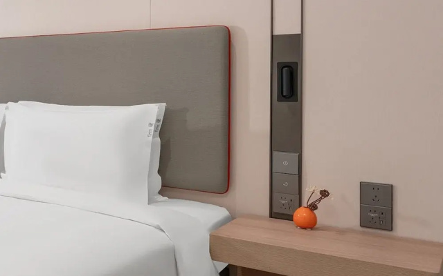 Holiday Inn Express Yangzhou Grand Canal Theatre by IHG