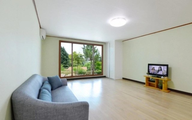 Chuncheon Aisan Tennis Pension