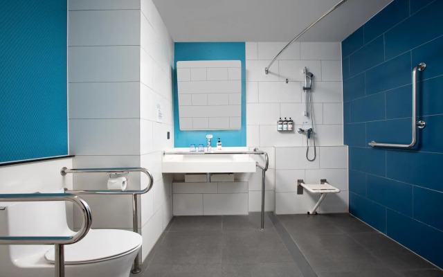 Holiday Inn Express Shanghai Tangzhen by IHG