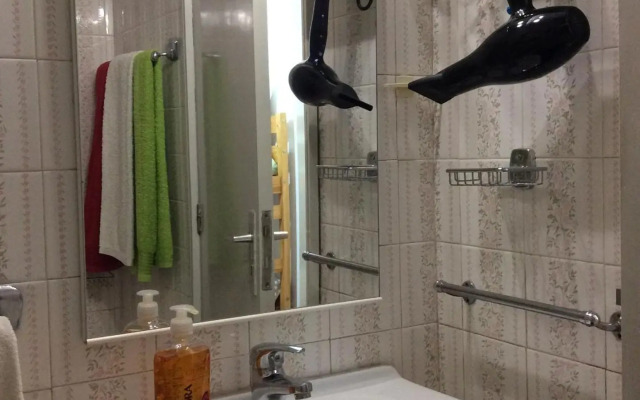 Downtown Sunny Apartment