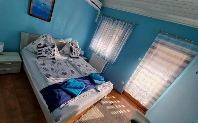 Balaton House