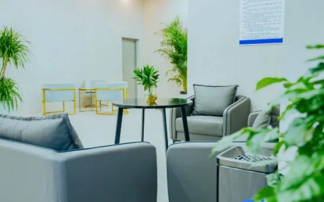 Yilong Ruiyun Hotel (Tongren Railway Station Store)