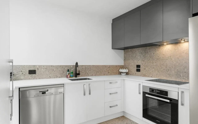 Deluxe Downtown Residence 3 Bed 3 Bath
