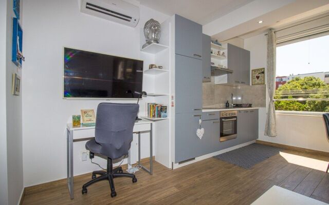 Brand New Suite next to Palace & Beach