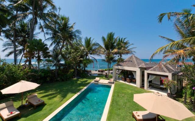 Aventus Luxury Beachfront Villa Gianyar