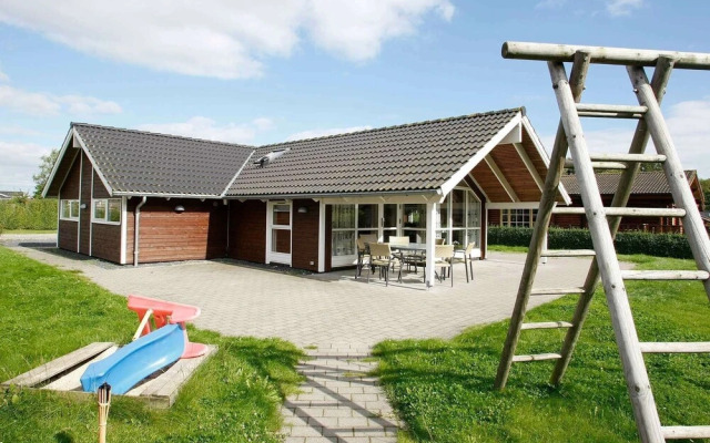 8 Person Holiday Home in Juelsminde-by Traum