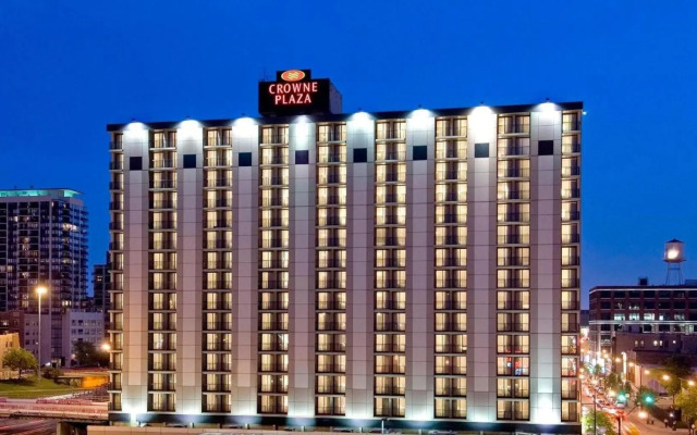 Crowne Plaza Chicago West Loop by IHG