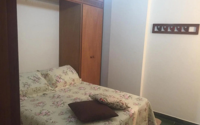 Apto. No terreo Enseada Ubatuba com piscina p/ 5 pessoas