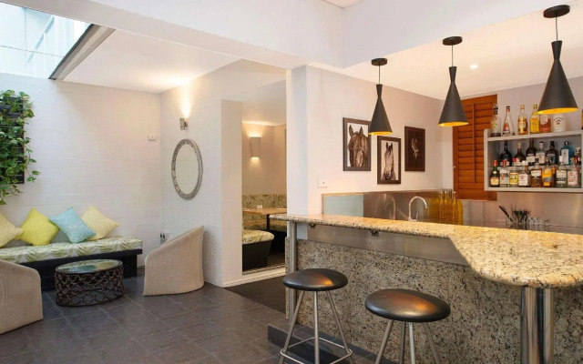 Airport Heritage Motel