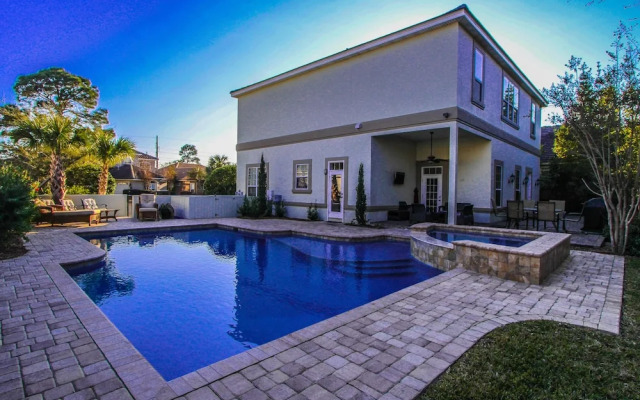 High Tide 7 Bedroom Apartment by BnD