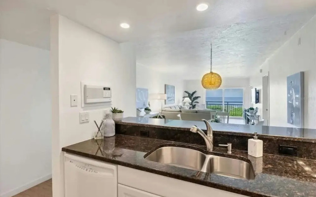 Luxury Beachfront Retreat in Longboat Key