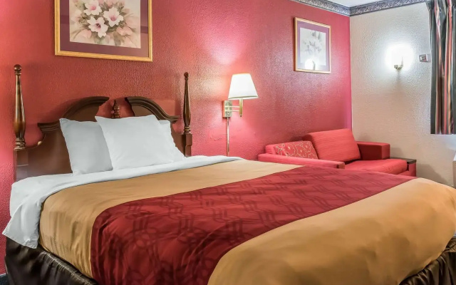 Econo Lodge Airport