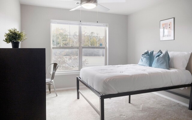 The Luxe Suites at University of Arkansas