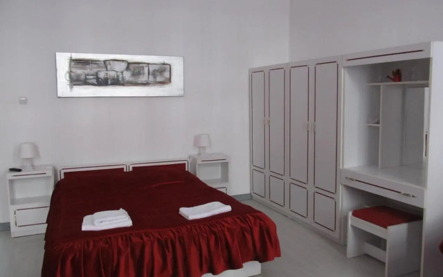 Julia Apartment