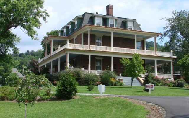 The Reynolds Mansion
