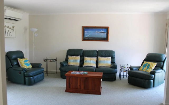Australian Home Away Ringwood At Bardia