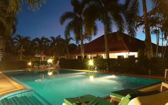 D&K Smiley Phuket Resort