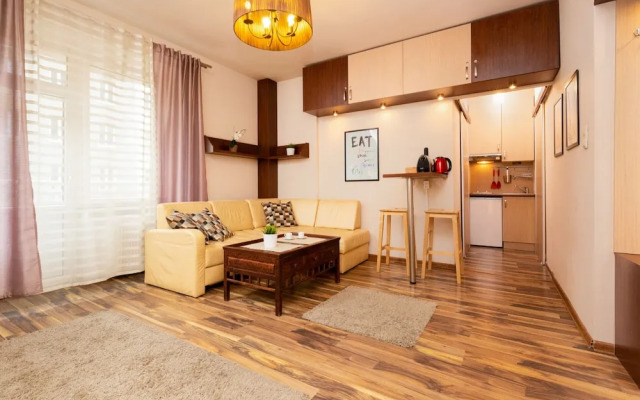 Apartments Warsaw Hoza by Renters