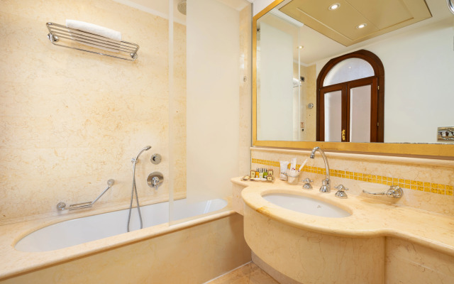 Hotel A LA Commedia