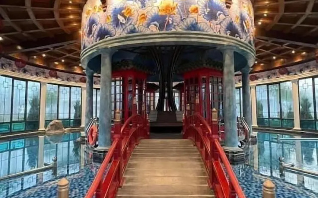 Lotus Hotel - Vuon vua