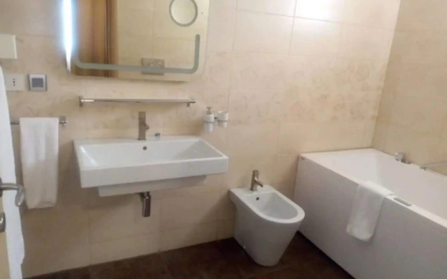 Axis Suites Hotel