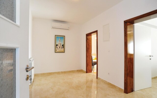 Awesome Home in Pakostane With Wifi and 5 Bedrooms