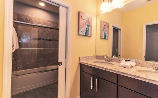 Aurora House In Davenport