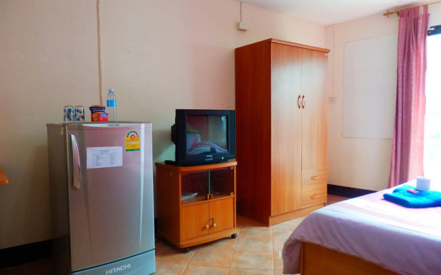 Evelyn Residence