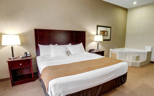 Comfort Inn & Suites Alvarado