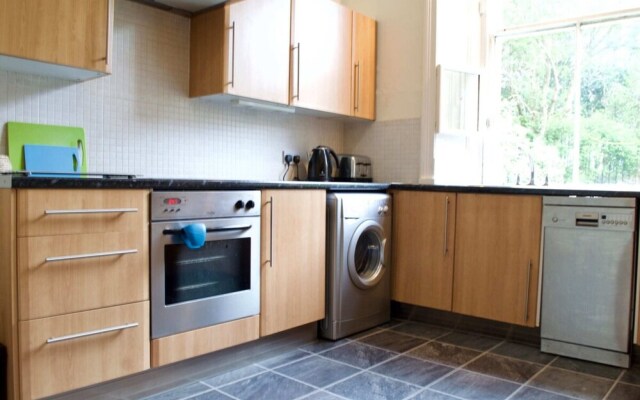 Beautiful 3 Bedroom Edinburgh Home