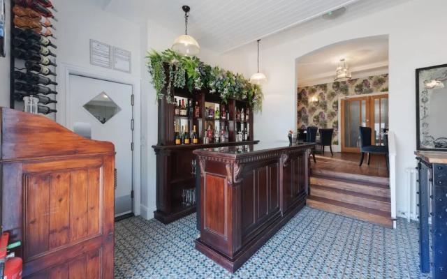 Florence Gardens Hotel & Restaurant