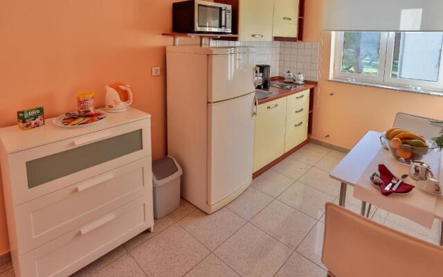 Apartments Dora