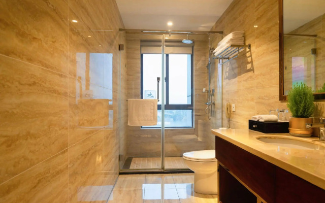 Huaerrun Intelligent Hotel (Changzhou Xinbei Benniu Airport)