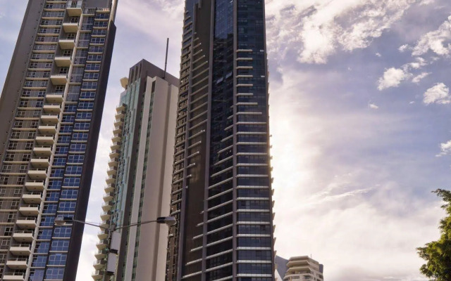Meriton Suites Adelaide Street, Brisbane