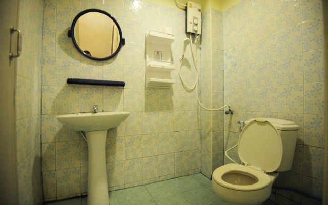 Phi Phi Bucket Hostel