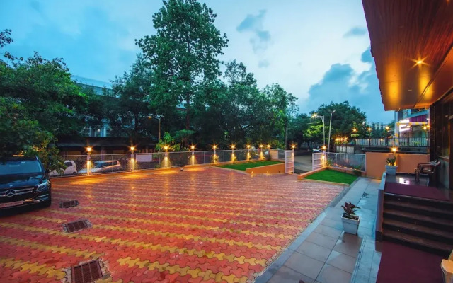 Hotel Laxvas- The Business Hotel