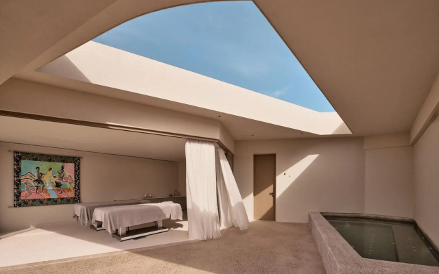 NOŪS Santorini