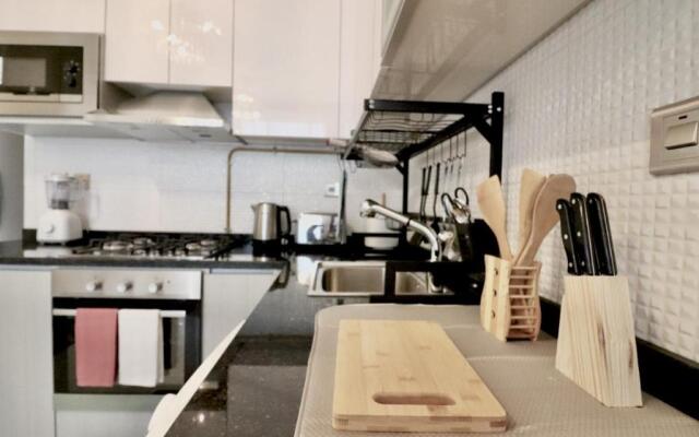 Brand New Studio Apartment with Balcony