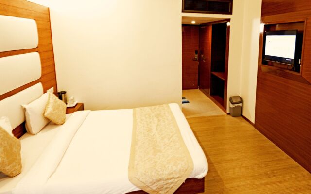 Royal Jardin Whistling Pines Resort