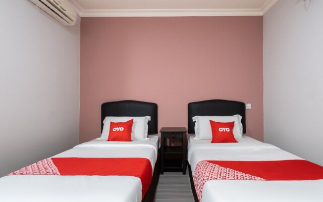 Oyo 89844 Green Villa Hotel