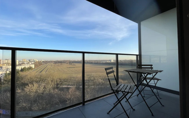 Horse Racing View 8th Floor by Renters