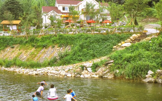 Yangpyeong Let's Go Valley Pension