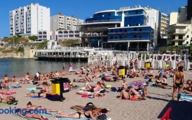 Cosy 1BR Studio Central Location