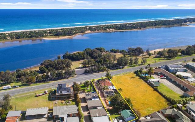 The Beaches on Lakes House