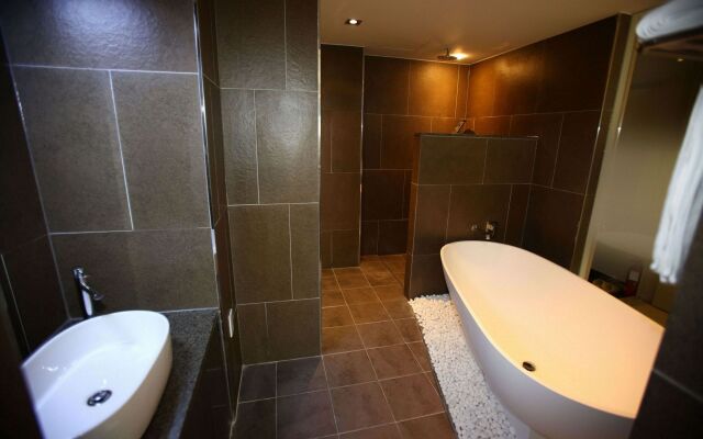 Reve Hotel Suwon